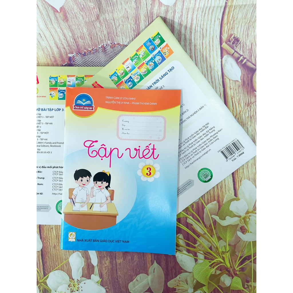Tập viết lớp 3 và bao kiếng, tem nhãn
