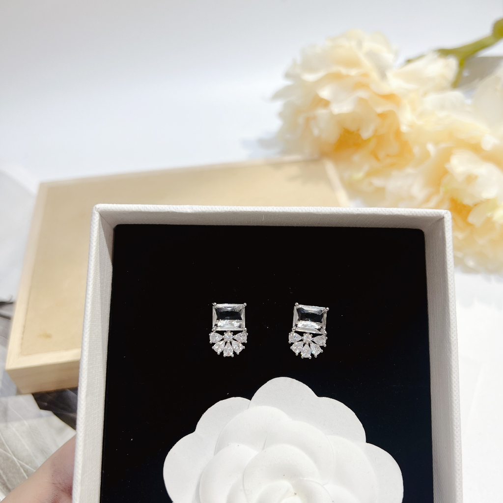 Khuyên tai nữ chui bạc 925 đính đá ROMHOUSE 02