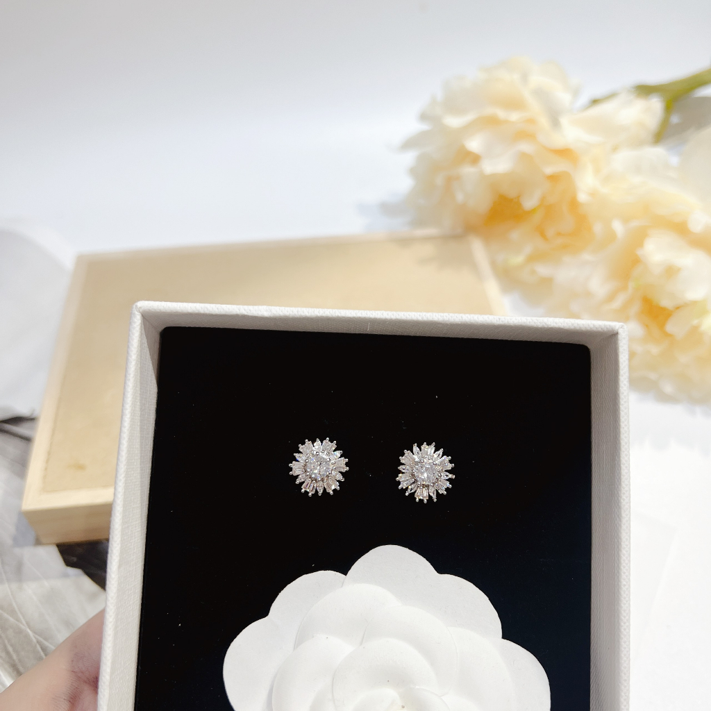 Khuyên tai nữ chui bạc 925 đính đá ROMHOUSE 02