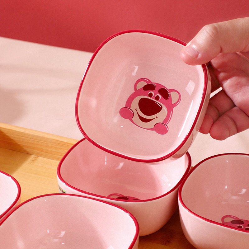 Bát / Chén vuông gốm sứ Gấu Dâu Lotso hàng chính hãng Disney để đồ ăn phụ, bánh kẹo