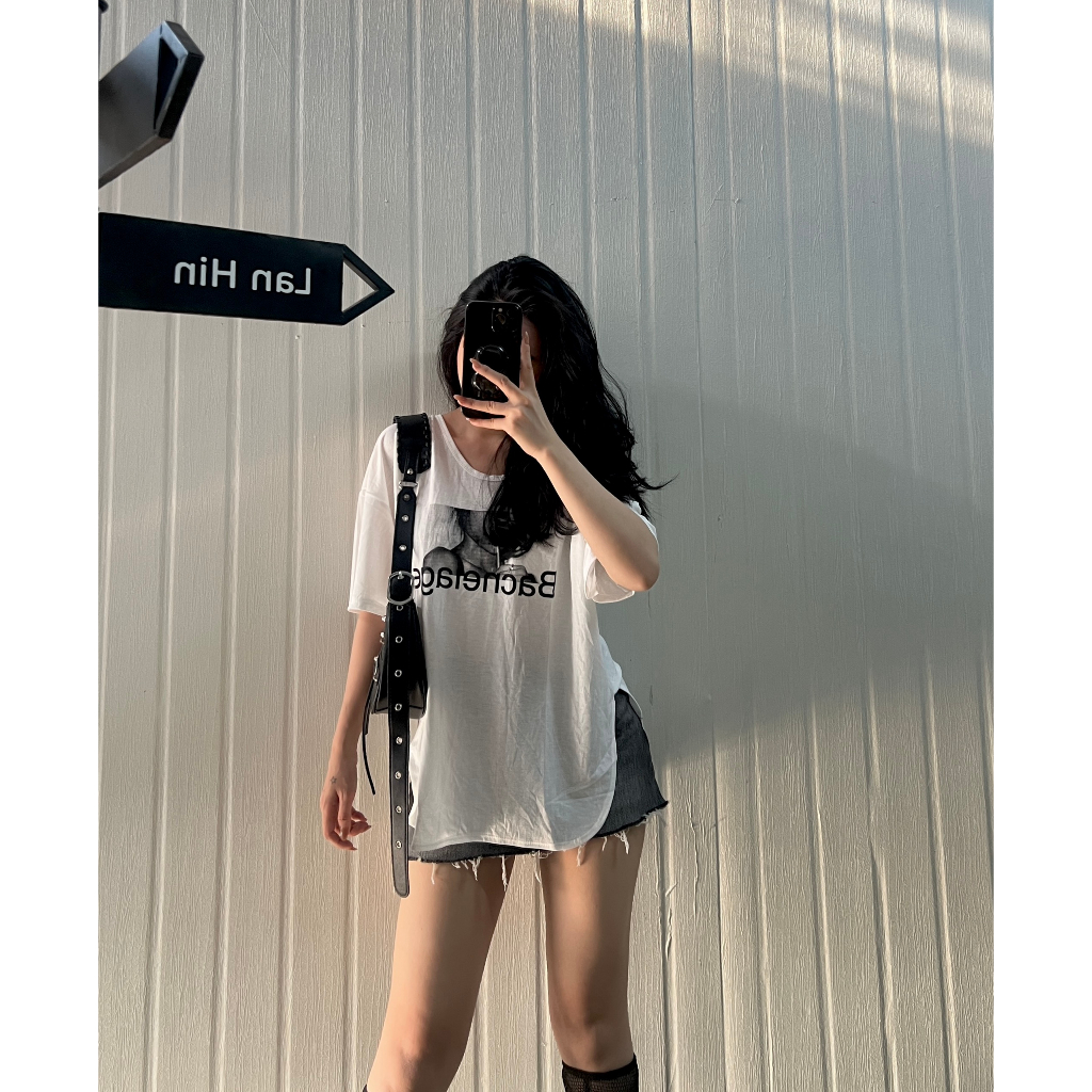 Áo Thun Giấy In Hình Chữ Bac Cổ Tim Vạt Đuôi Tôm 2 Màu