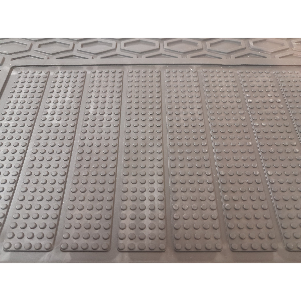 Thảm Sàn, Thảm Lót Sàn Cao Su Nissin Đúc Vân Tổ Ong Chuẩn Form Xe Mazda 3