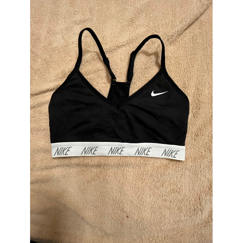 Áo thể thao bra Nike chính hãng đã qua sử dụng size M