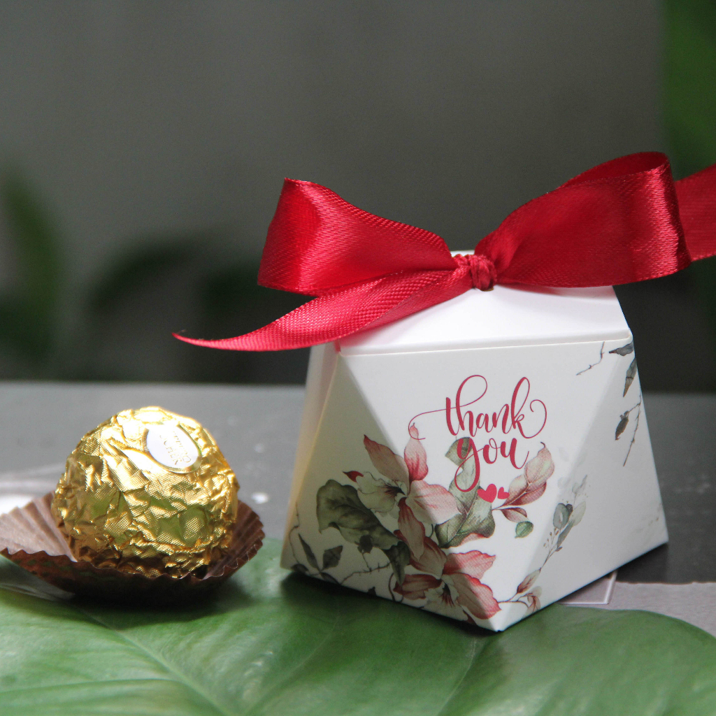HỘP QUÀ MINI DÙNG ĐỰNG KẸO/SOCOLA DÂY NƠ ĐI KÈM