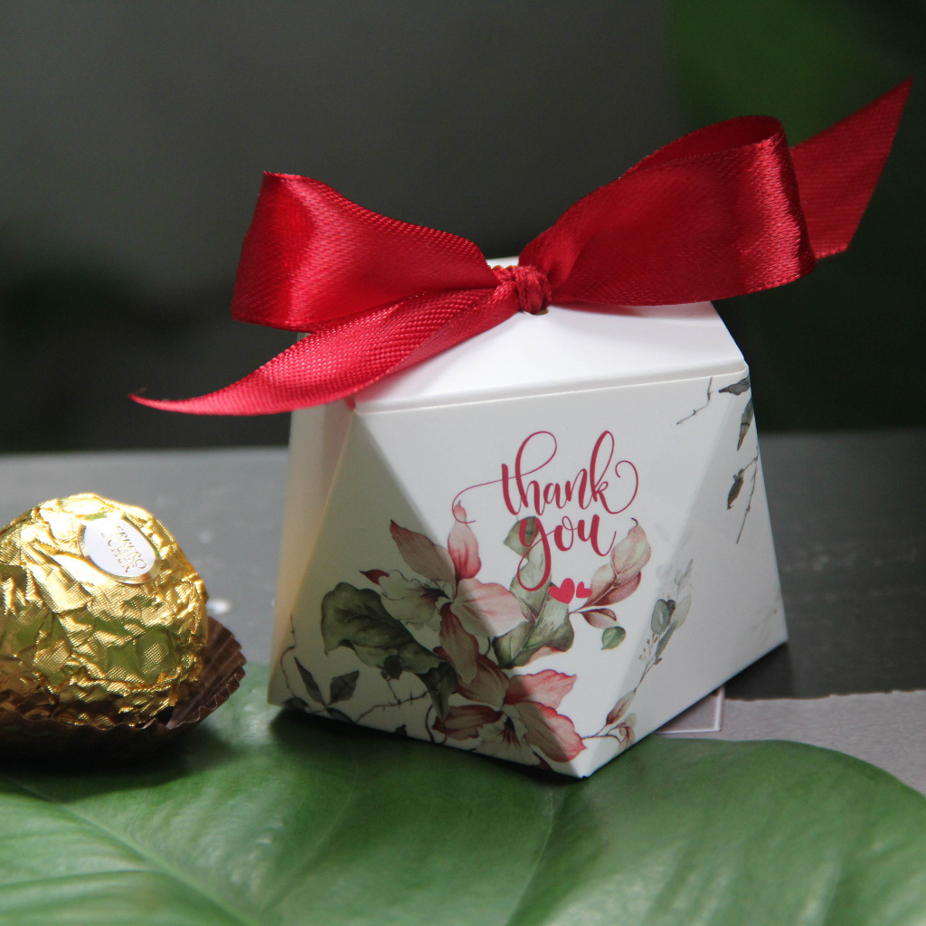 HỘP QUÀ MINI DÙNG ĐỰNG KẸO/SOCOLA DÂY NƠ ĐI KÈM
