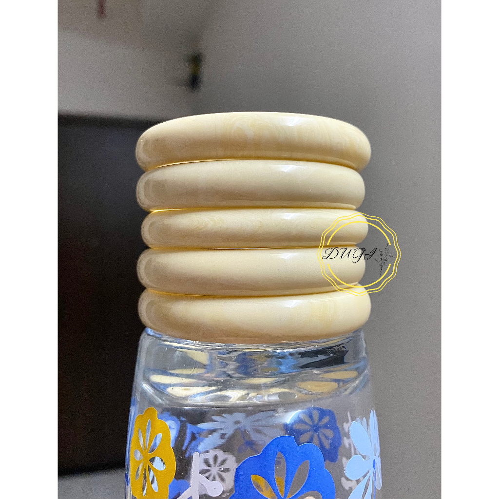 Vòng đeo tay xương mỹ nghệ màu ngà bản dẹp ~ 10mm Dugi Store
