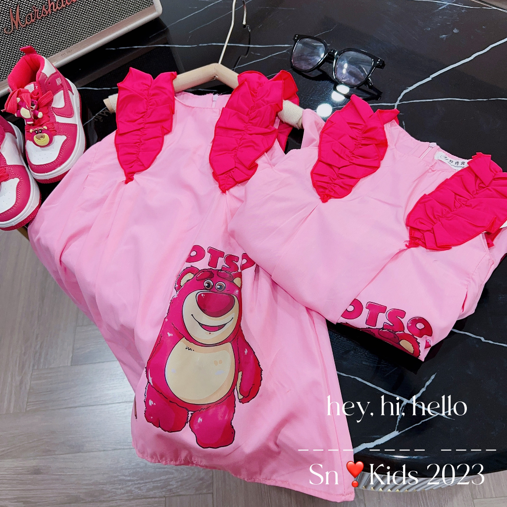 Váy A xuông gấu hồng bèo vai bé gái