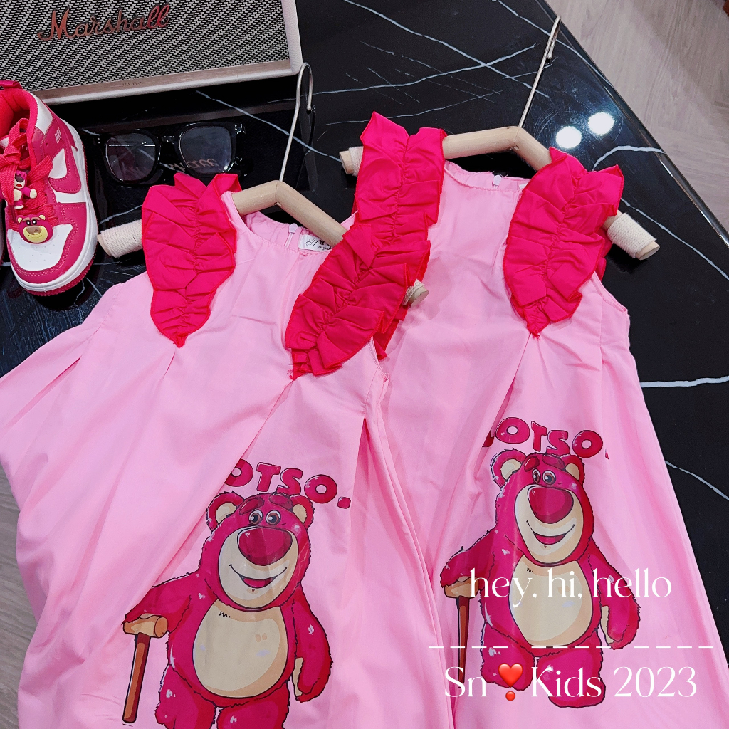 Váy A xuông gấu hồng bèo vai bé gái