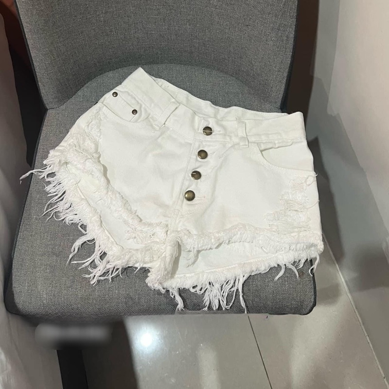 Quần Short Jean Cúc Dọc QC