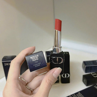 Son thỏi lì rouge dior forever 720 vỏ nhám