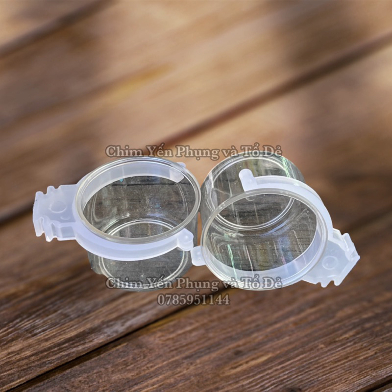 1 cóng nhựa  cho chim cảnh