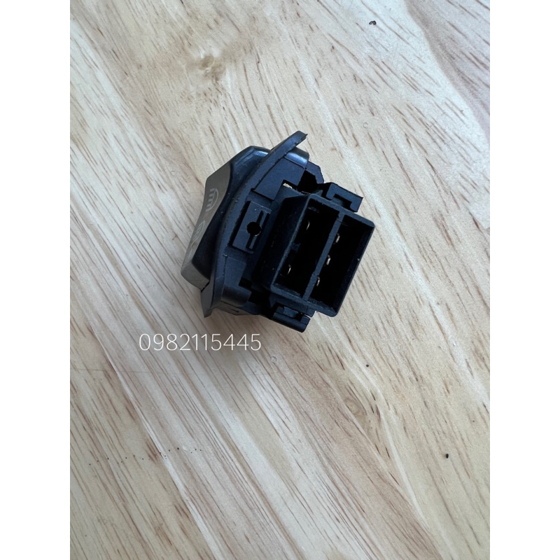 Công tắc tắt đèn cho các xe như , Vision , Lead , Wave,Future các xe không có nút tắt đèn