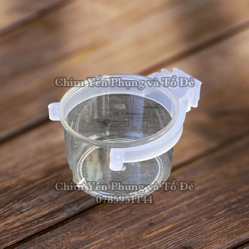 1 cóng nhựa  cho chim cảnh