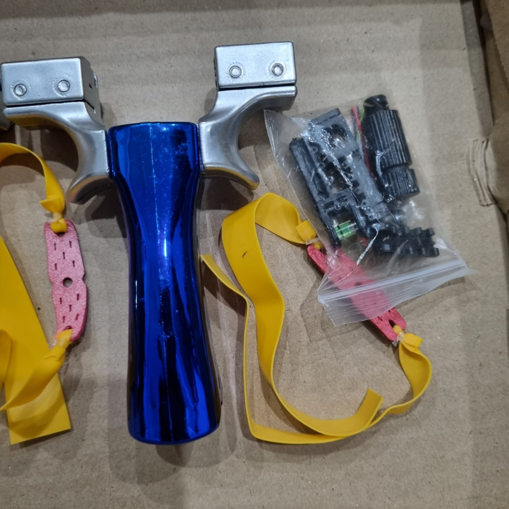 Ná cao su nhựa đặc super tặng laze kèm dây và quà tặng