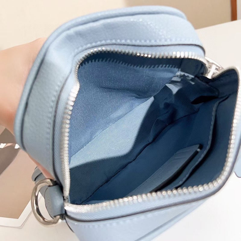 Túi đeo chéo dáng phone đứng Coach Sullivan 4 màu