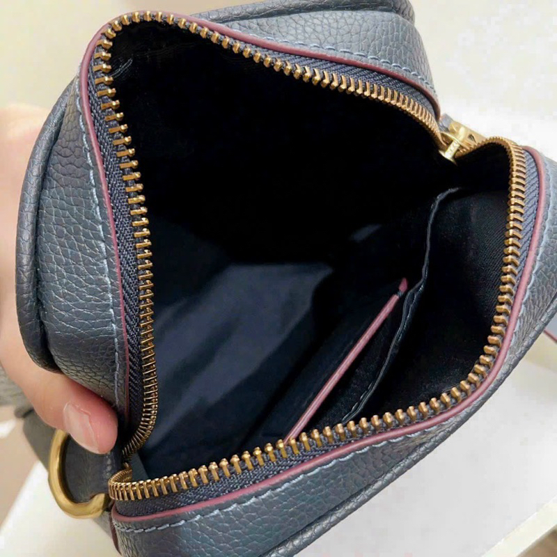 Túi đeo chéo dáng phone đứng Coach Sullivan 4 màu