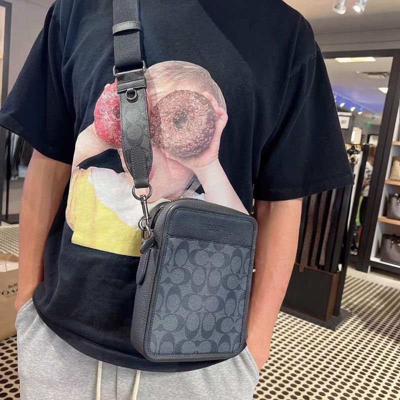 Túi đeo chéo dáng phone đứng Coach Sullivan 4 màu