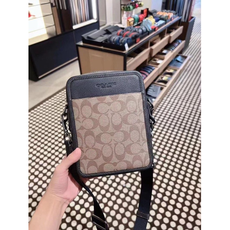 Túi đeo chéo dáng phone đứng Coach Sullivan 4 màu