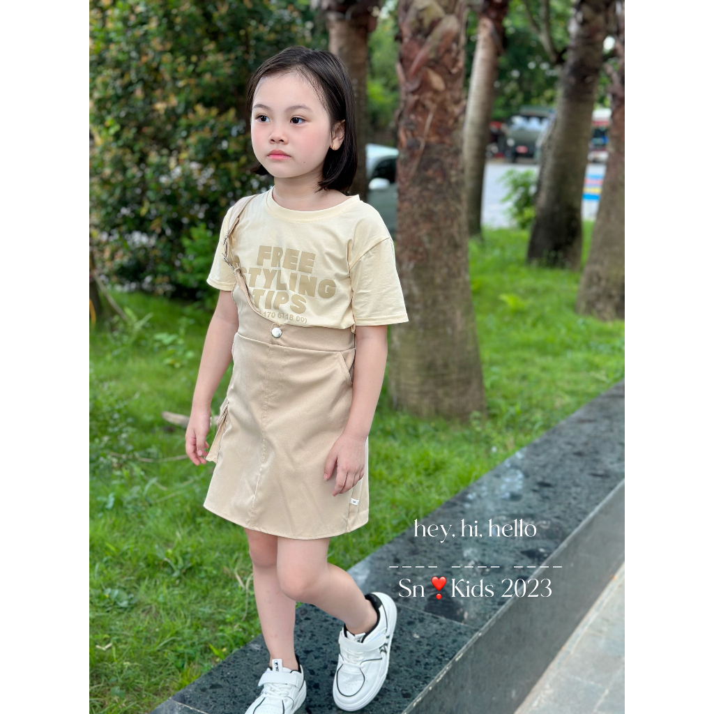 Yếm bé gái, set váy yếm kaki màu kem 1 dây kèm áo chữ cho bé 10-30kg