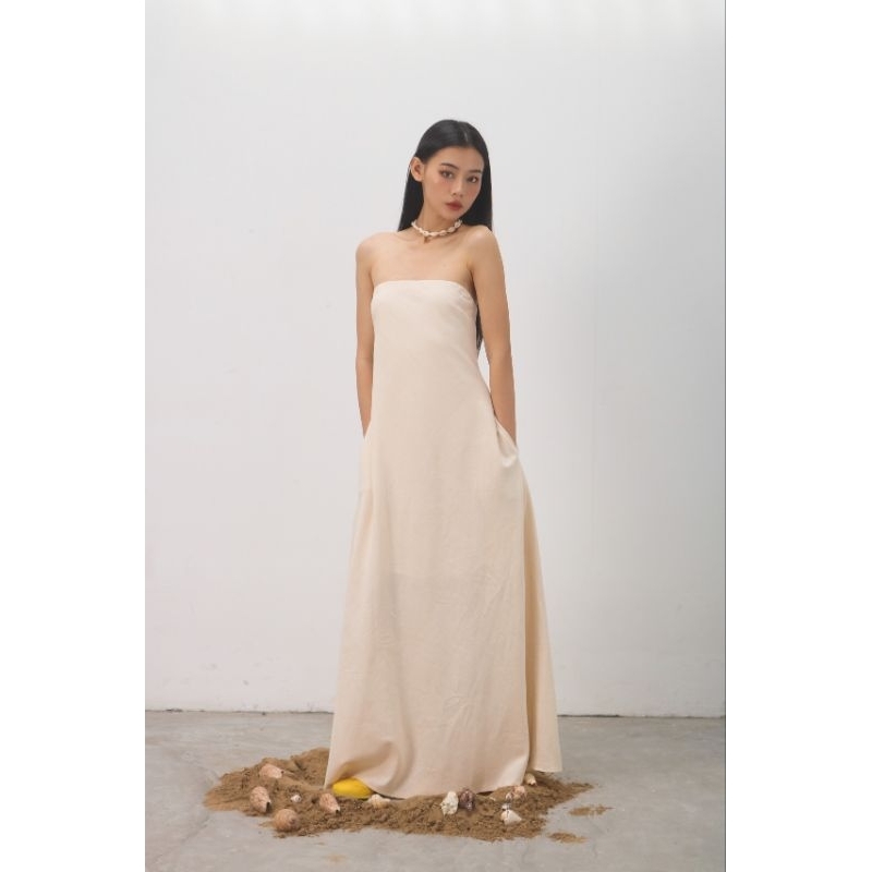 OLALASTUDIO Đầm quây maxi linen màu trắng kem Rapuzel Maxi Dress