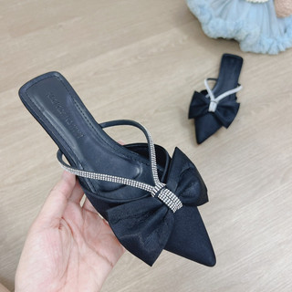 Sục nơ mũi nhọn phối dây cườm điệu đà tiểu thư