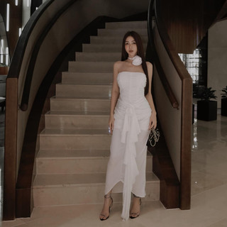 𝐂𝐫𝐨𝐭𝐚𝐢𝐧𝐭 𝐃𝐫𝐞𝐬𝐬 Đầm quây nhún chân xếp hoa sang chảnh kèm choker - TKCC Ashley chuẩn L1
