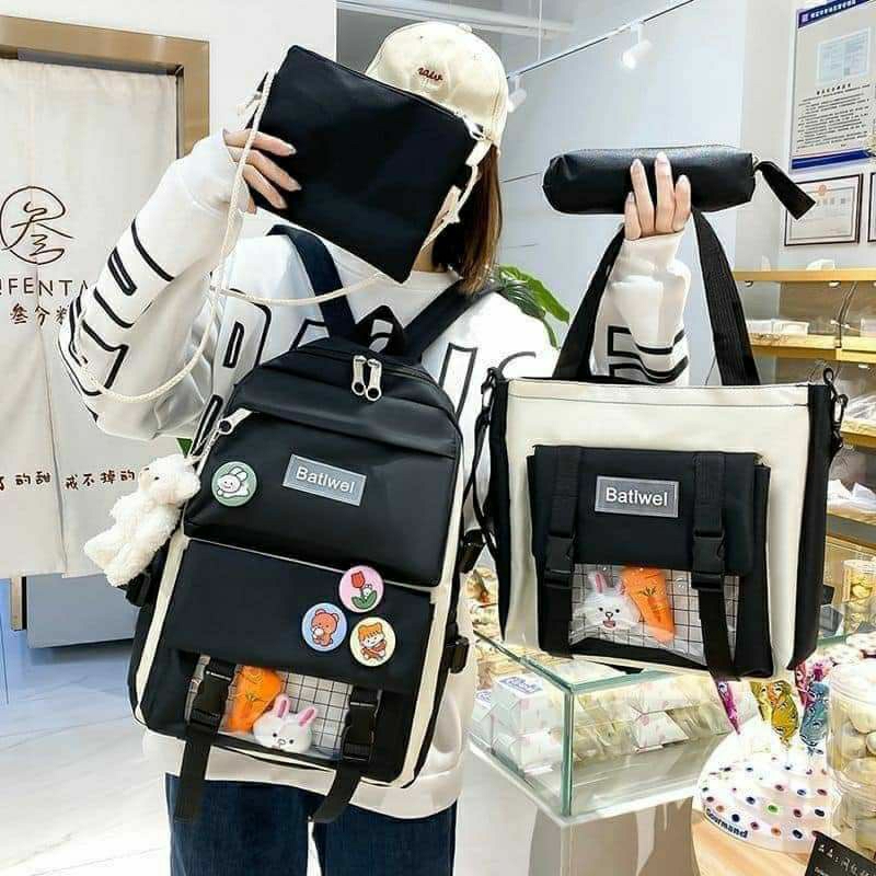 Set balo dù 5 món.