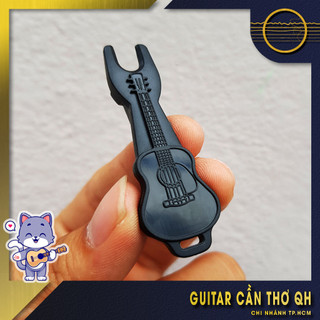 Dụng cụ tháo mở chốt gài dây đàn Guitar | Chất liệu nhựa cứng |