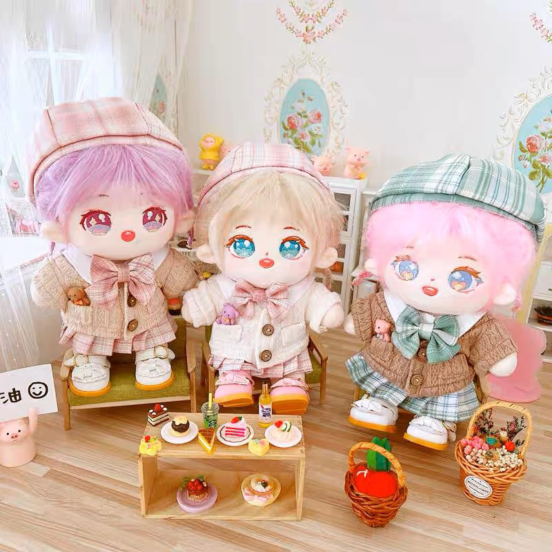 Outfit học sinh gồm áo và chân váy tennis