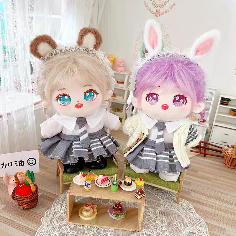 Outfit học sinh gồm áo và chân váy tennis