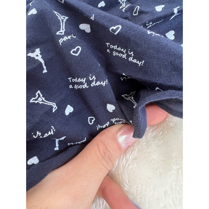 Vải thun cotton 4c Hàn hoạ tiết chữ nền xanh đen