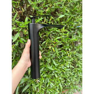 Vòi lavabo nóng lạnh lá mạ màu đen