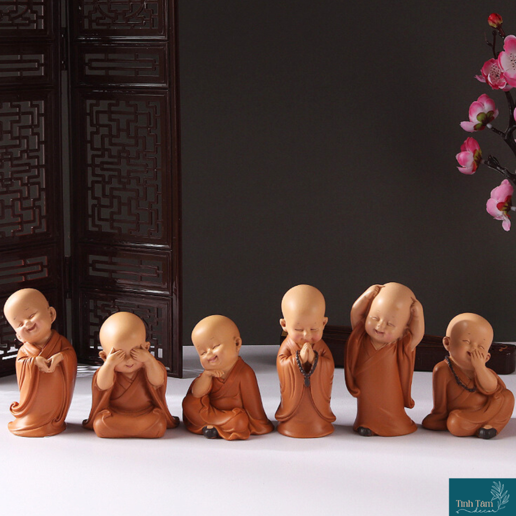 Tượng Chú Tiểu An Nhiên Mỉm Cười Yêu Đời Tự Tại Trang Trí Để Bàn, Phòng Khách, Quà Tặng 6 cm 8 cm