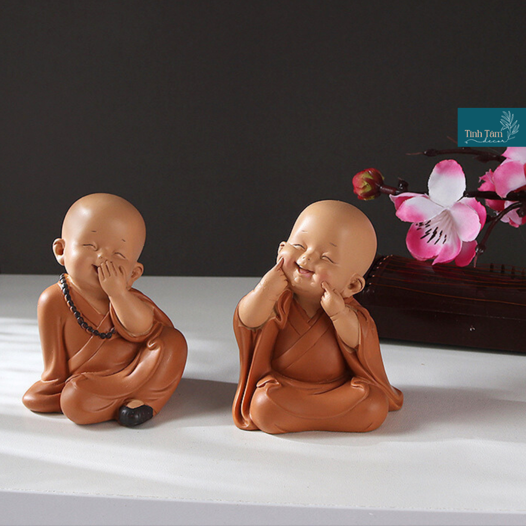 Tượng Chú Tiểu An Nhiên Mỉm Cười Yêu Đời Tự Tại Trang Trí Để Bàn, Phòng Khách, Quà Tặng 6 cm 8 cm