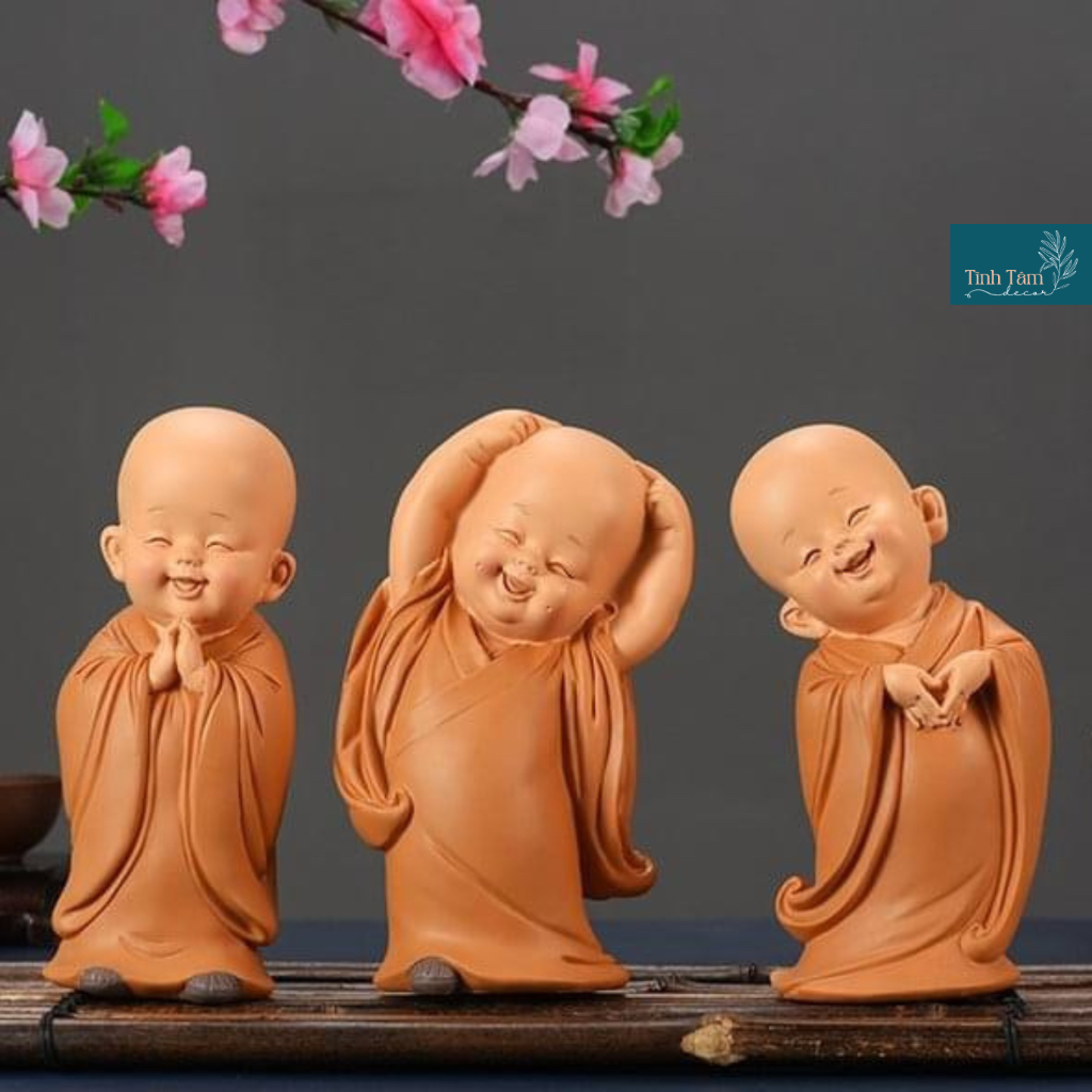 Tượng Chú Tiểu An Nhiên Mỉm Cười Yêu Đời Tự Tại Trang Trí Để Bàn, Phòng Khách, Quà Tặng 6 cm 8 cm