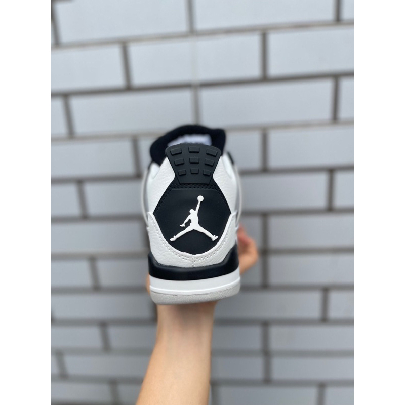Giày thể thao Jordan4 xám trắng đen