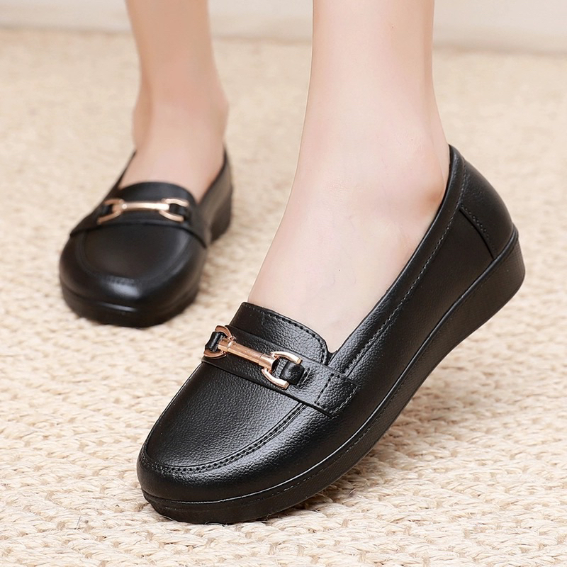 Giày nữ kín mũi hàng cao cấp đi mưa chất liệu êm chân