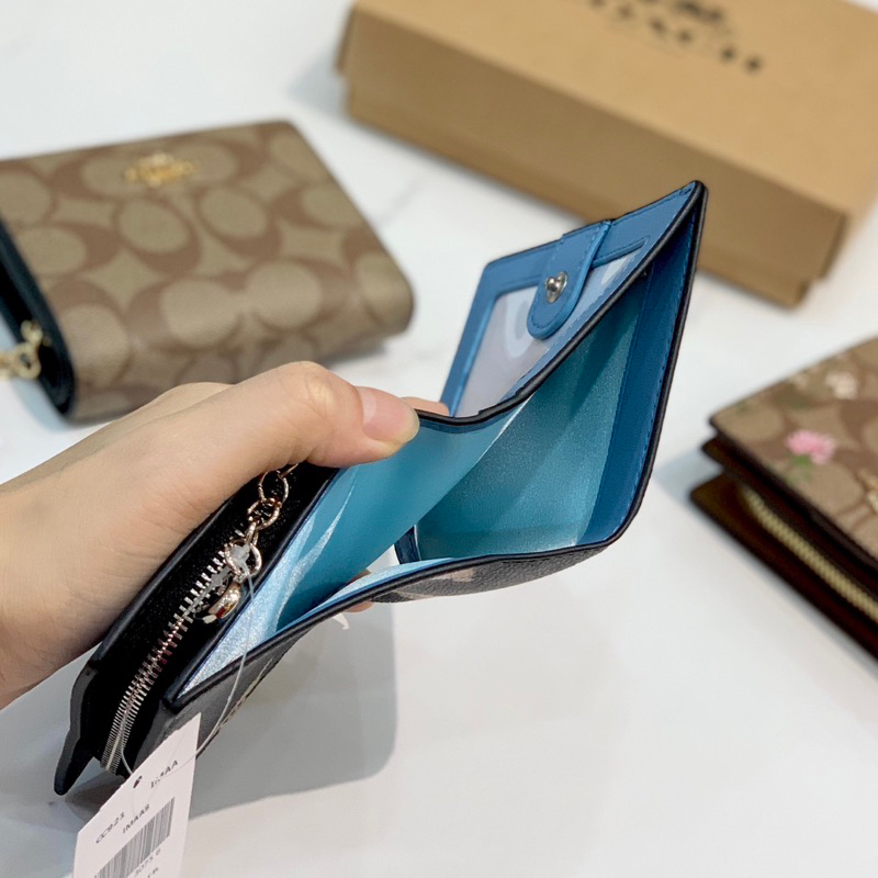 Ví coach snap nắp gập