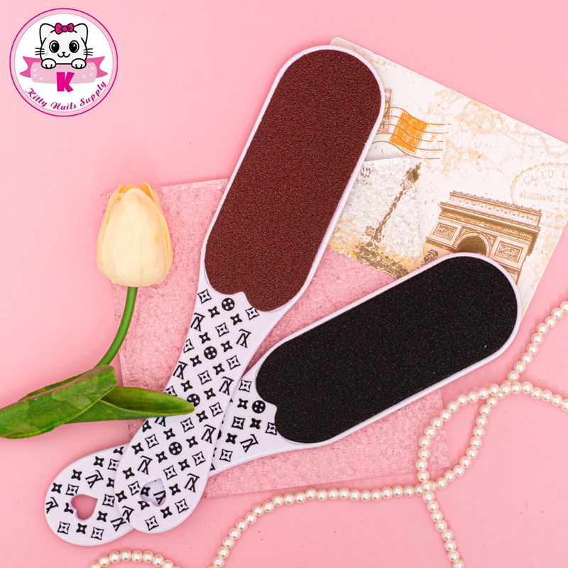 Cây chà gót chân LV bằng nhựa, 2 mặt nhám chuyên dụng cho thợ nails - Kitty Nail Supply