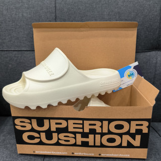 Dép quai ngang Sneaker Buzz trắng - Cloud Slide 4SB23Q2-007