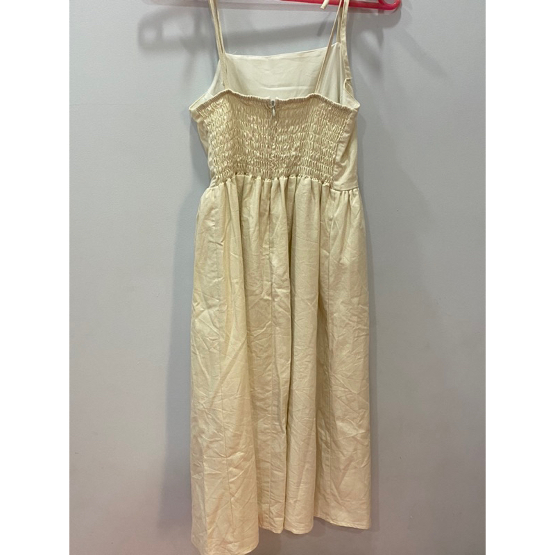 Pass váy dài qua gối