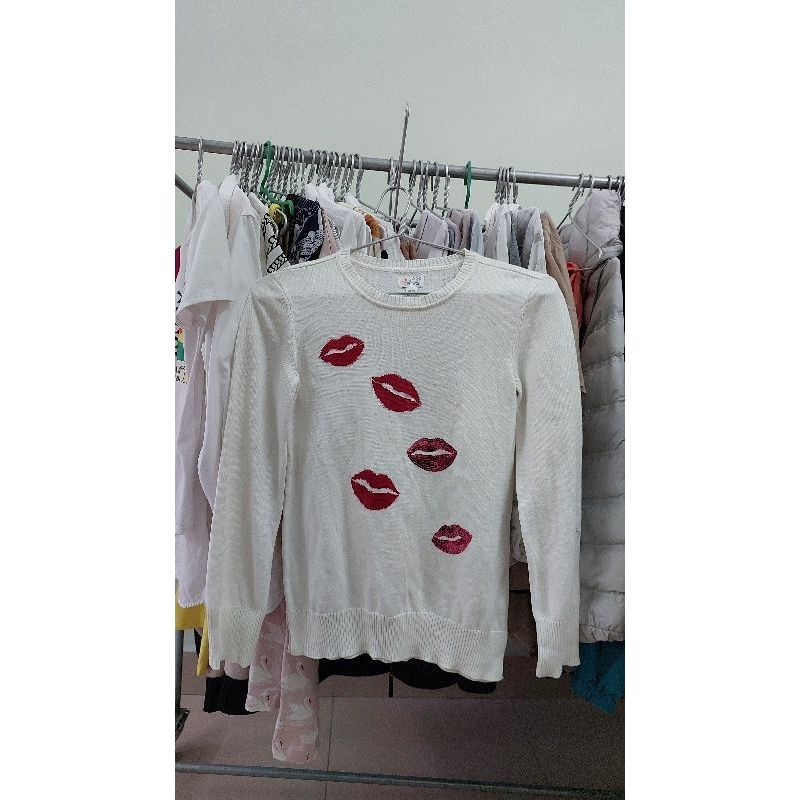 Áo len nữ ngực 84cm-92cm, dài 59cm.