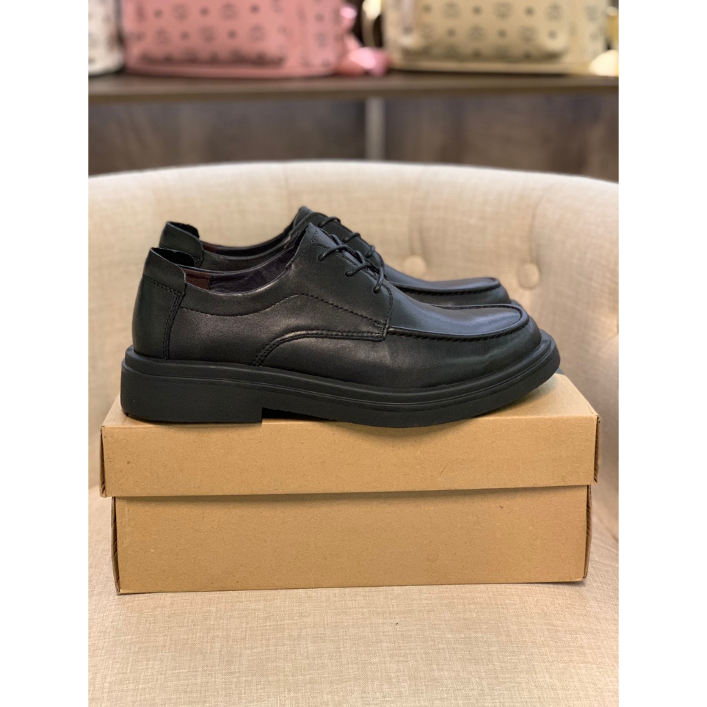 GA556 - Giày Da Nam Clarks Cột Dây Với Thiết Kế Basic Lịch Lãm Cùng Tone Màu Đen - Full Box - SAUVUIVE