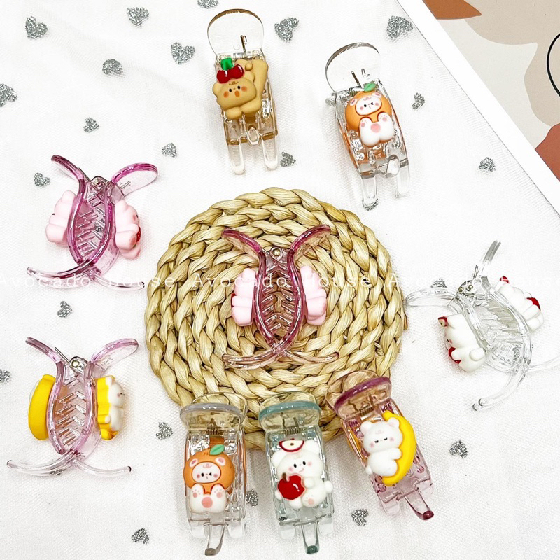 Kẹp tóc càng cua 3 răng hình gấu ôm trái cây