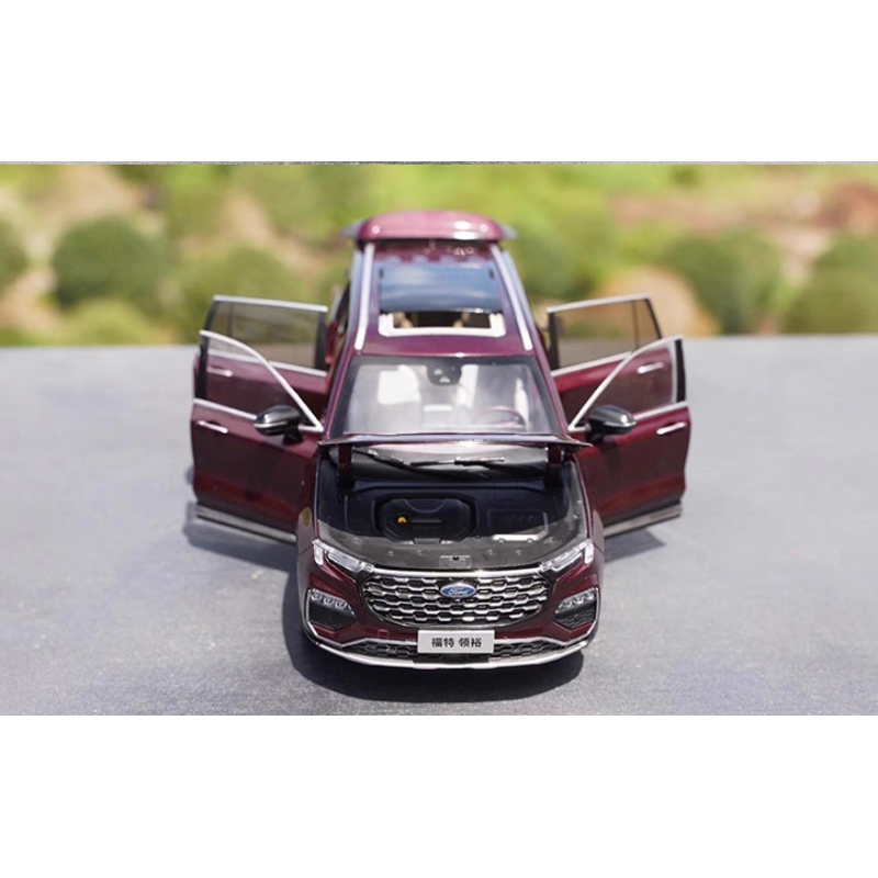 Mô hình xe Ford Territory màu nâu tỉ lệ 1:18