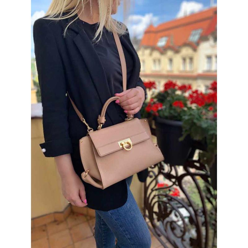 Túi Salvatore Sophia Medium Màu Hồng Phấn Khóa Vàng
