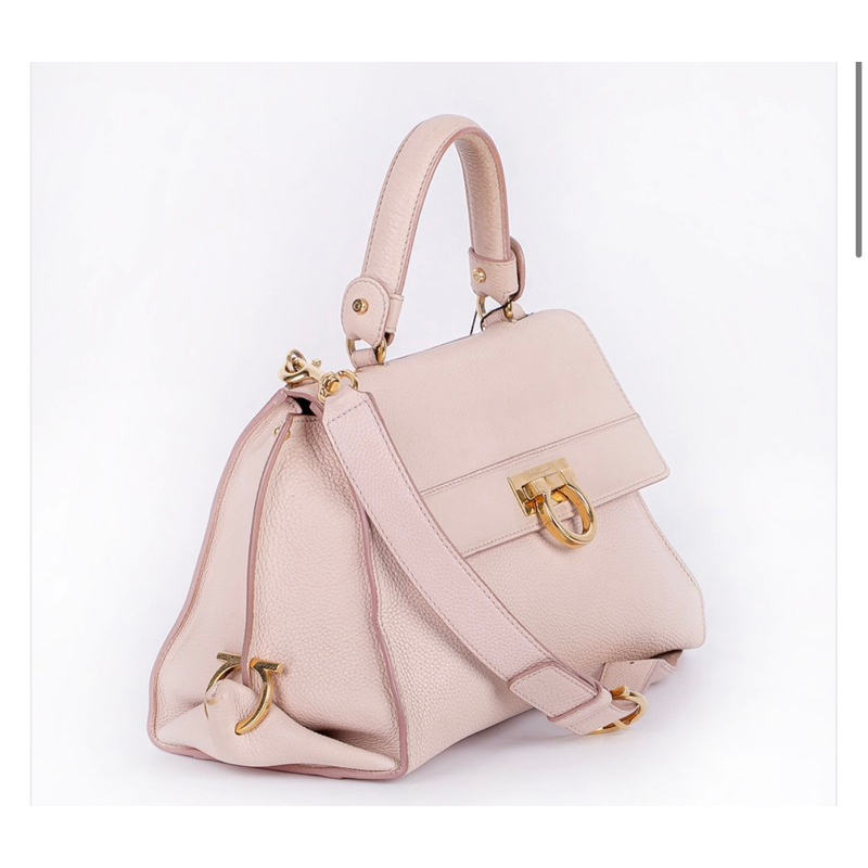 Túi Salvatore Sophia Medium Màu Hồng Phấn Khóa Vàng
