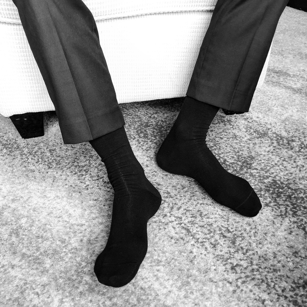 SS024_Sheer Socks Đen Hình Thôi _ Cao Tới Khuỷa Gối