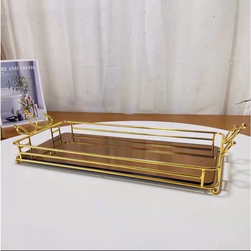 Khay úp cốc mạ vàng hình vương miện kèm giá úp trái tim