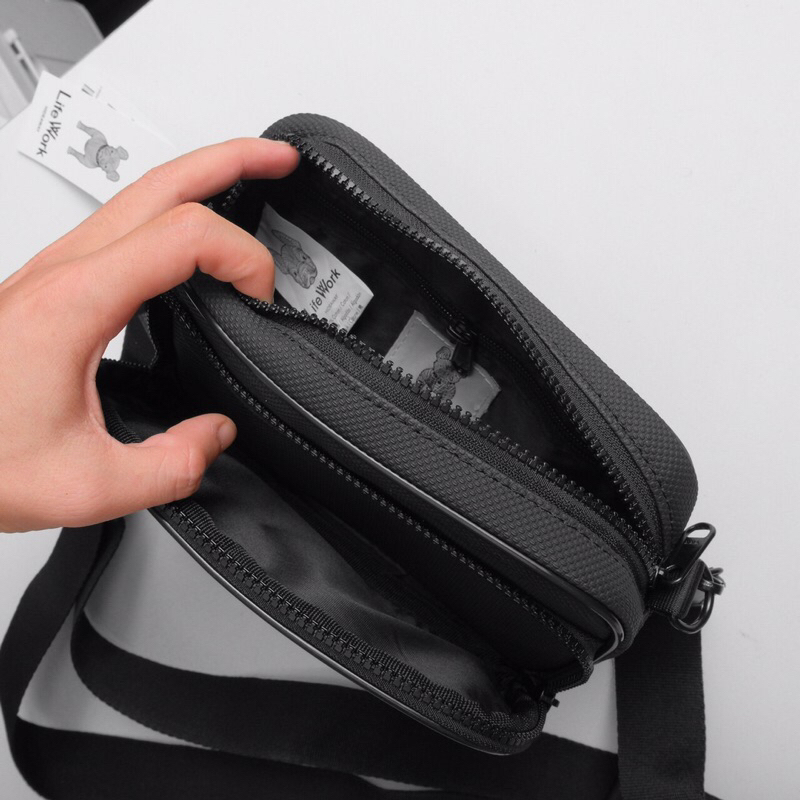 Túi Đeo Chéo Nam Nữ Life Work Logo Silicon Chất Liệu Da Si Chống Thấm Cao Cấp 2 Ngăn Tiện Lợi Kèm Túi Mini Bánh Mì Store